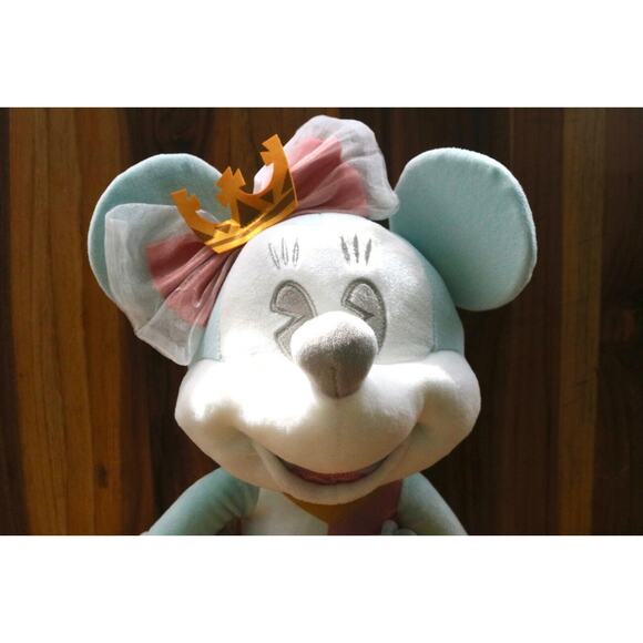 New Disney Minnie Mouse Main Attraction King Arthur Carousel Limited Edition - Picture 3 of 4